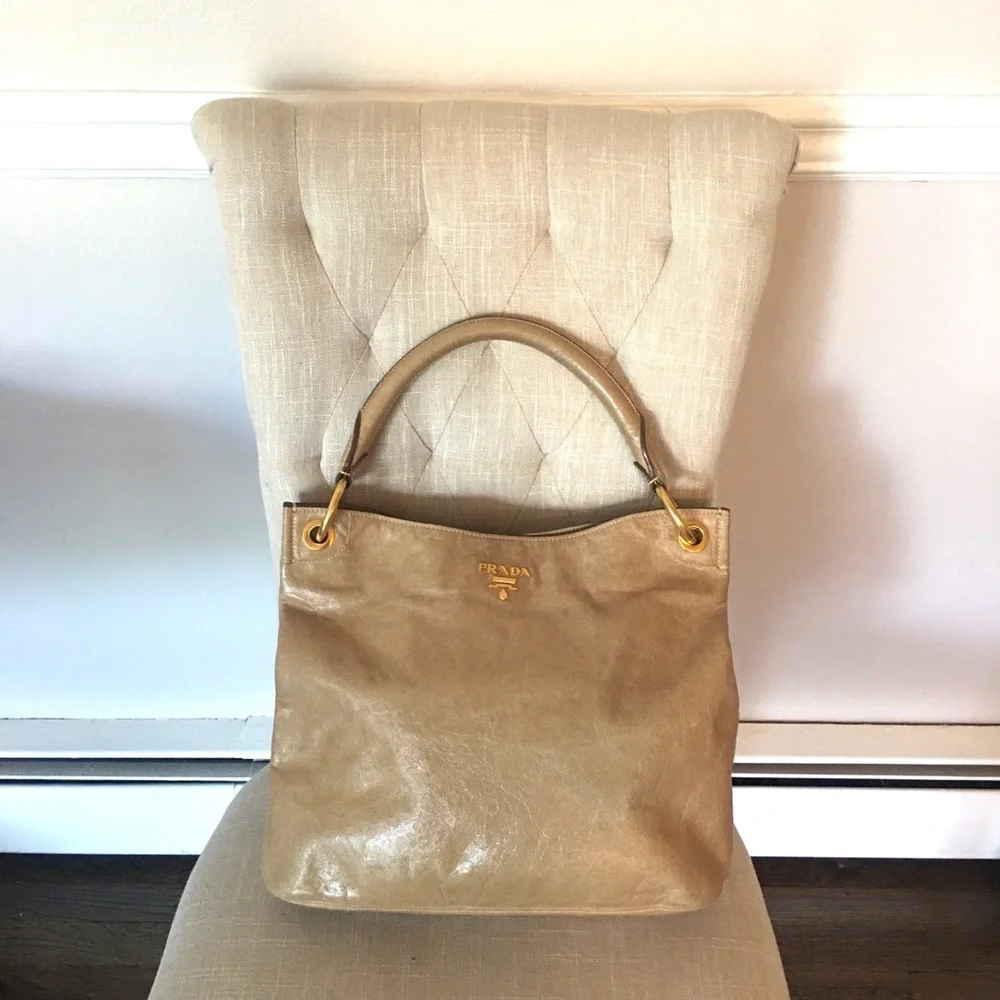 Authentic Prada brown leather shoulder bag - Picture 2 of 16